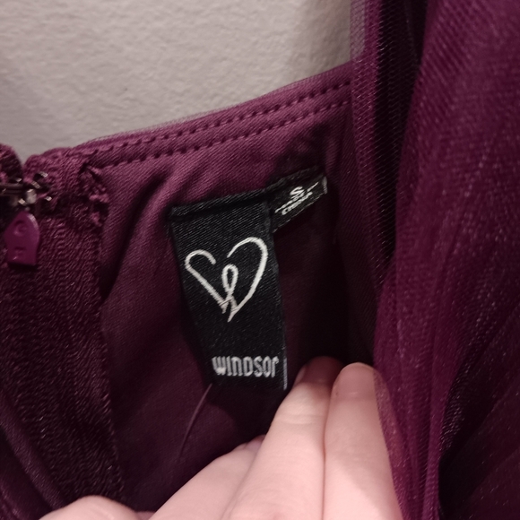 Windsor Hadley V-Neck Ruffled A-Line Tulle Formal Dress - Picture 6 of 11